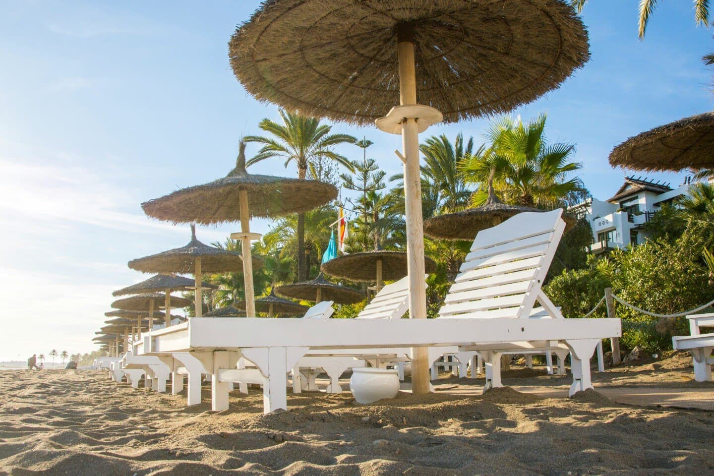 Beach bars and seasonal bars