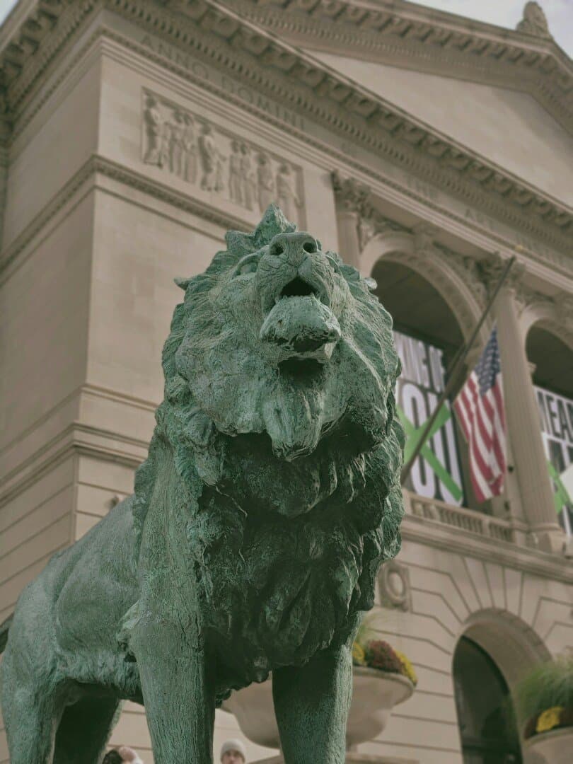 The Only Chicago Museums Worth Skipping a White Sox Day Game For (Fight Me)