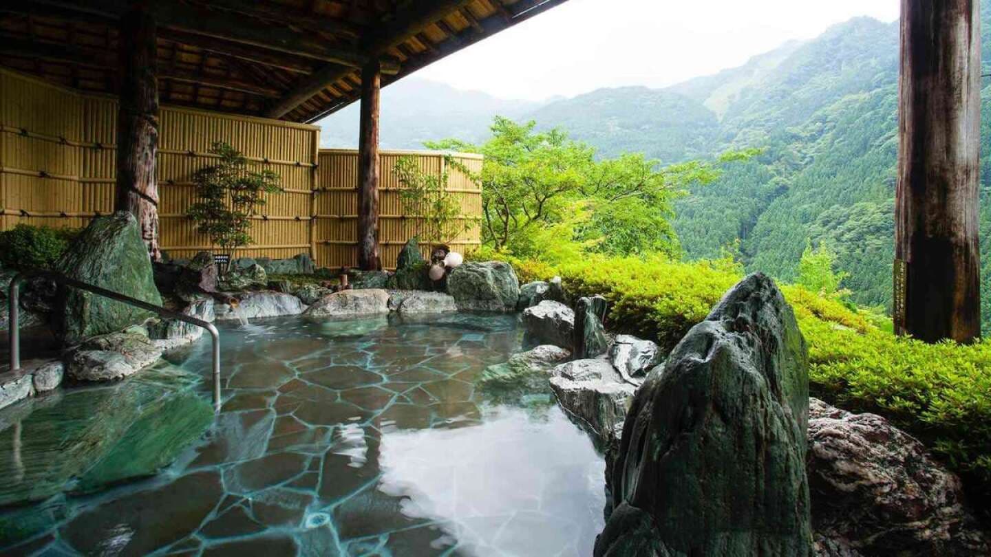 Best Hotels with Hot Springs in Japan