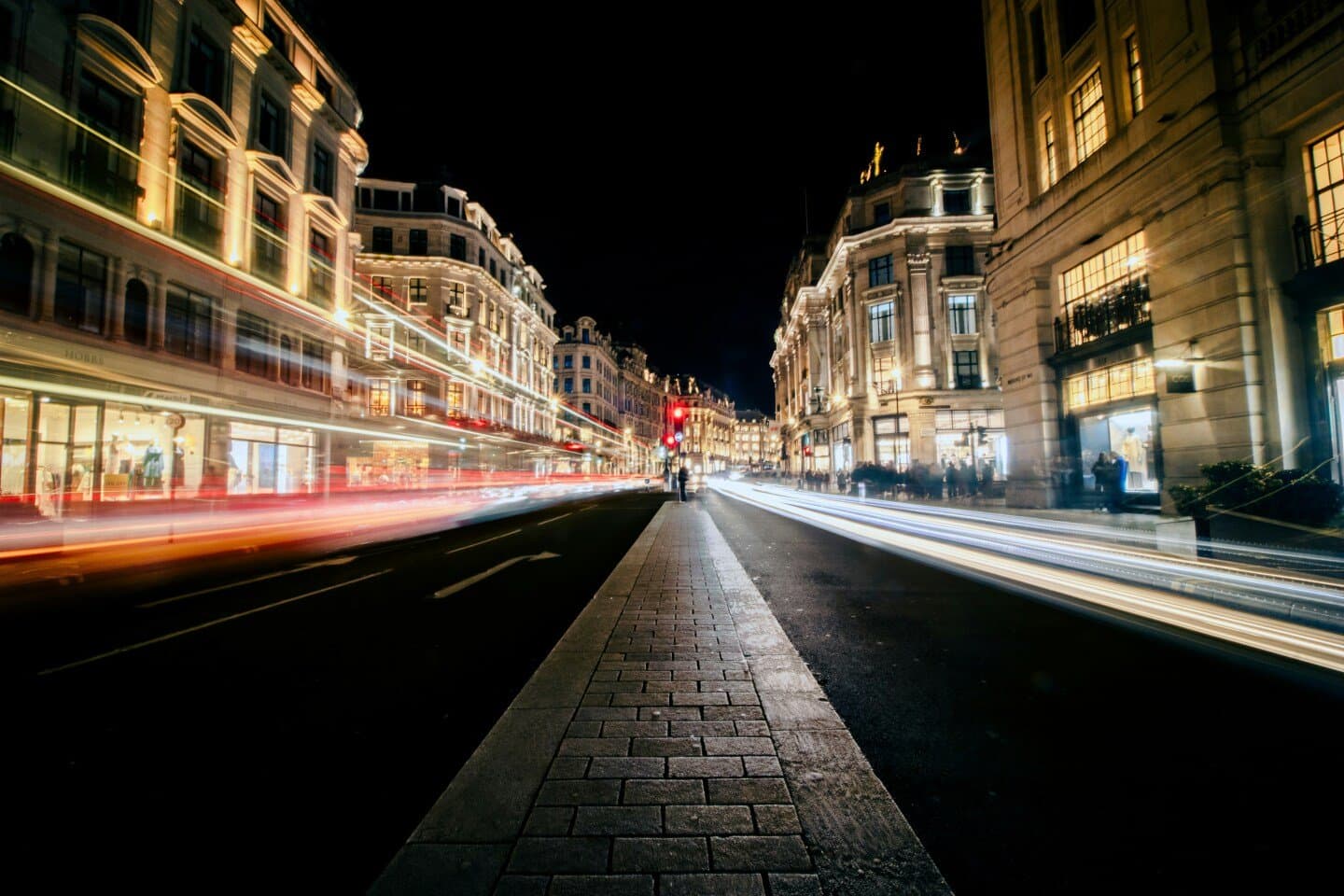 From ‘creative city’ to ‘no-go areas’ – The expansion of the night-time economy in British town and city centres, image 1 of 1
