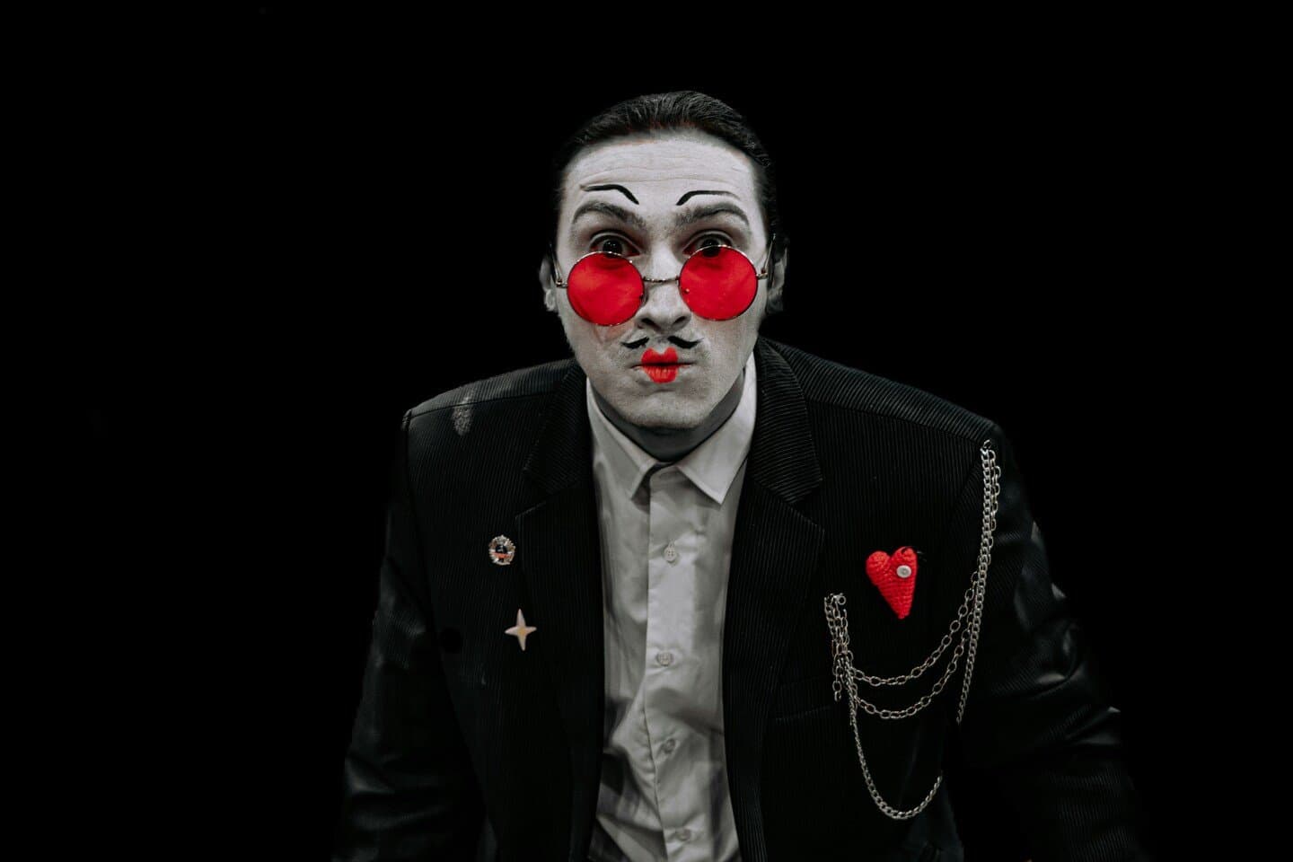Amor Voodoo, image 1 of 1