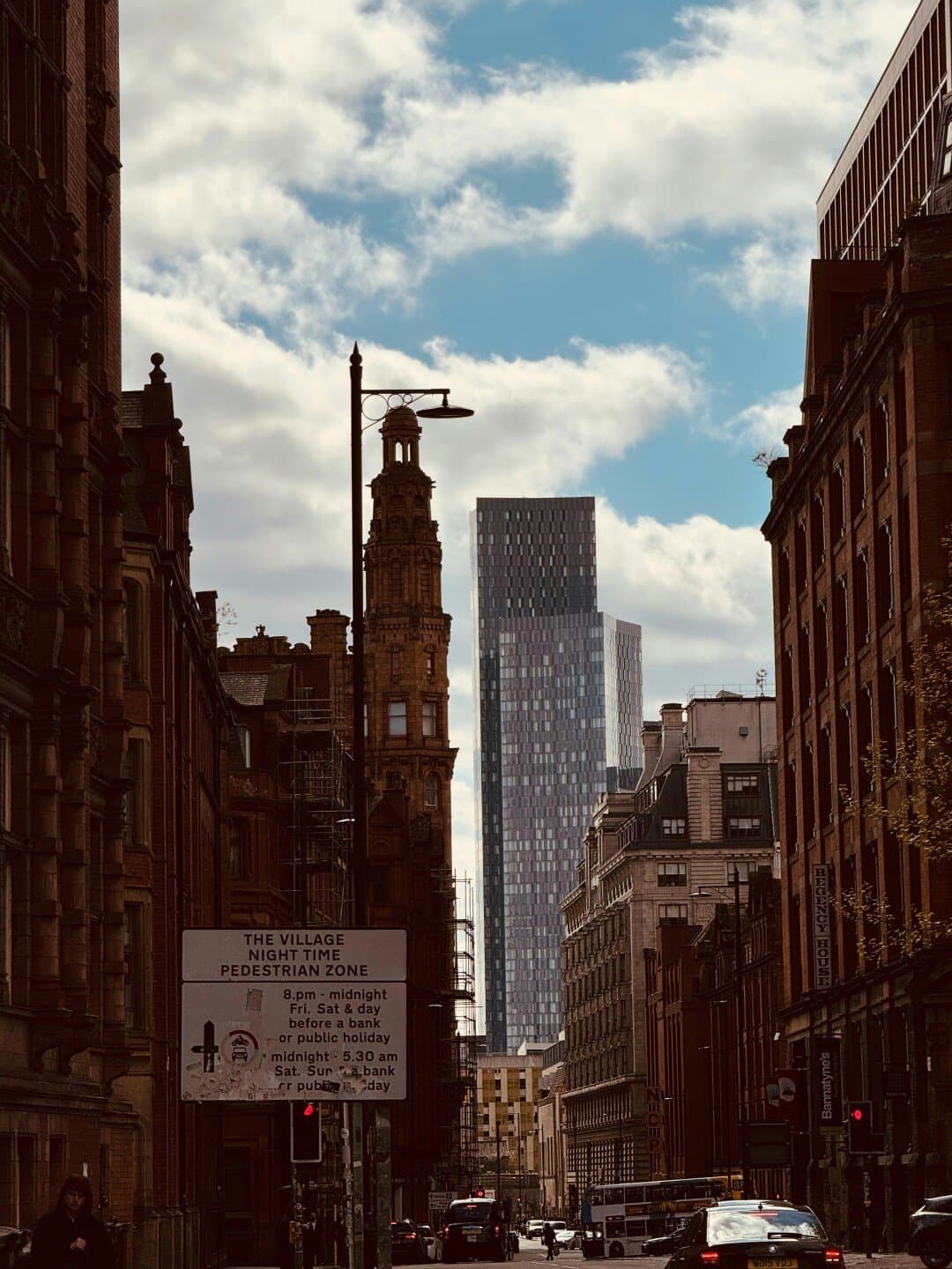 Of Urban Entrepreneurs or 24-Hour Party People? City-Centre Living in Manchester, England, image 1 of 1
