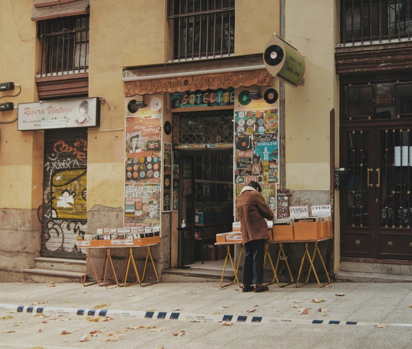 Booksellers Santa Engracia, image 1 of 1