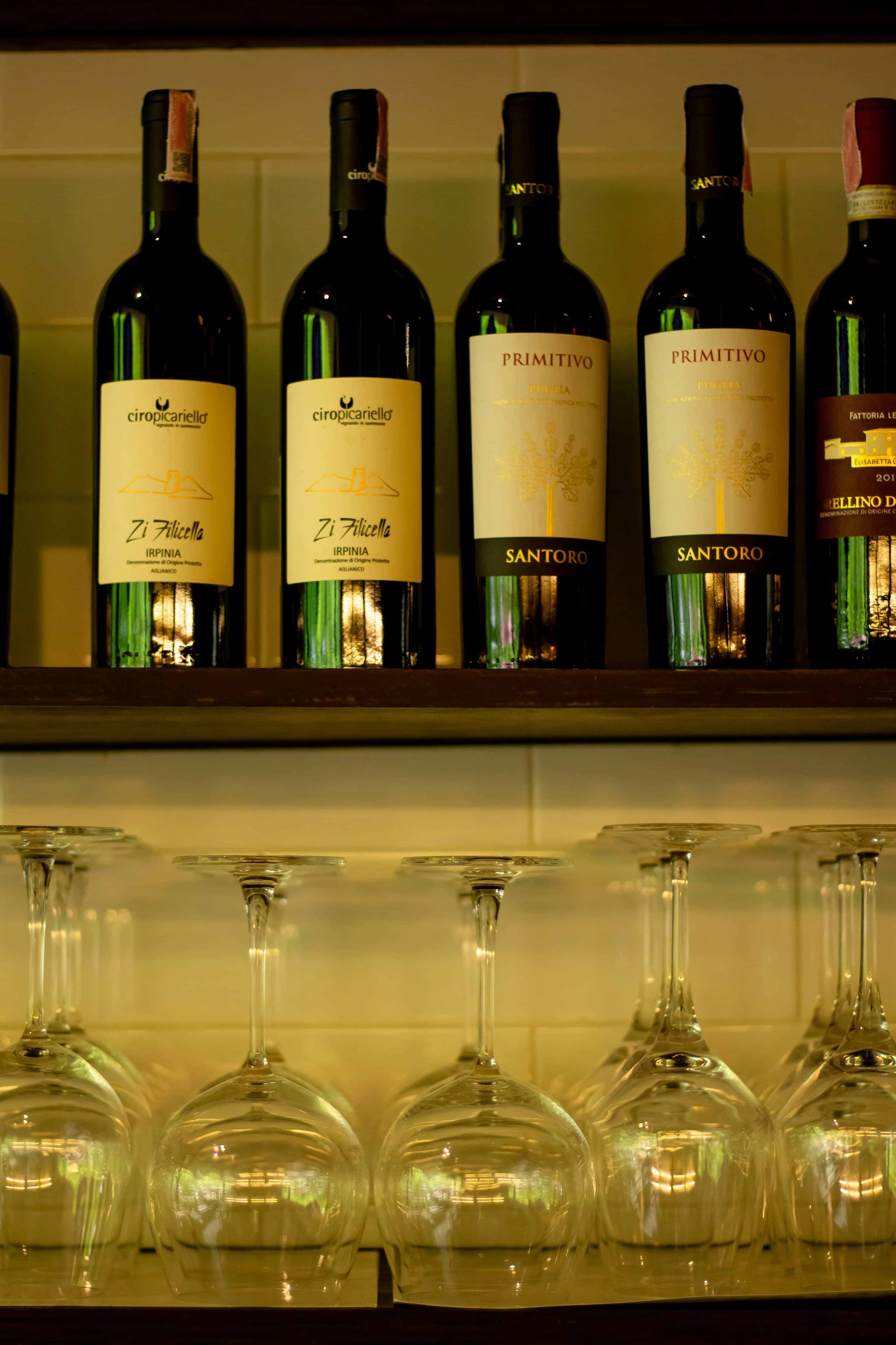 Na Praça Wine Bar, image 1 of 1
