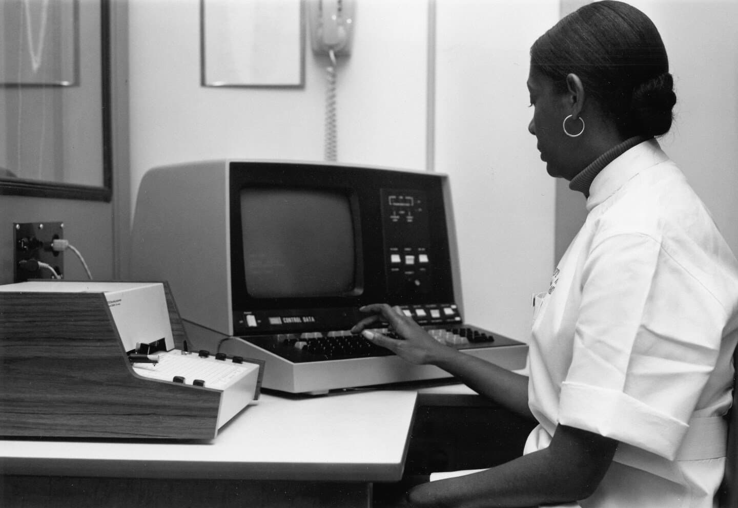 The Emergence of Community in Computer-Mediated Communication – Nancy K. Baym, image 1 of 1