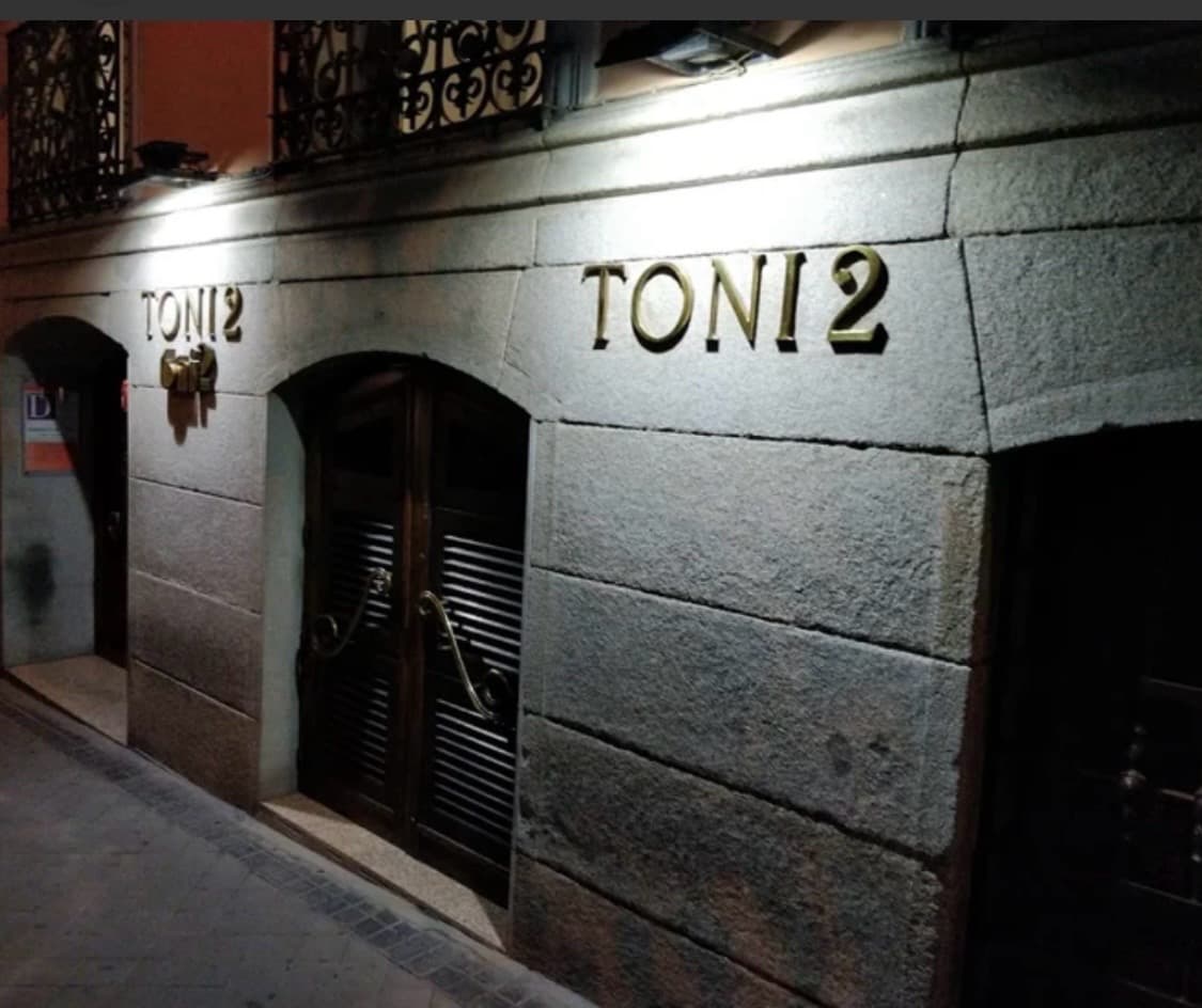 Toni 2 Piano Bar, image 1 of 1
