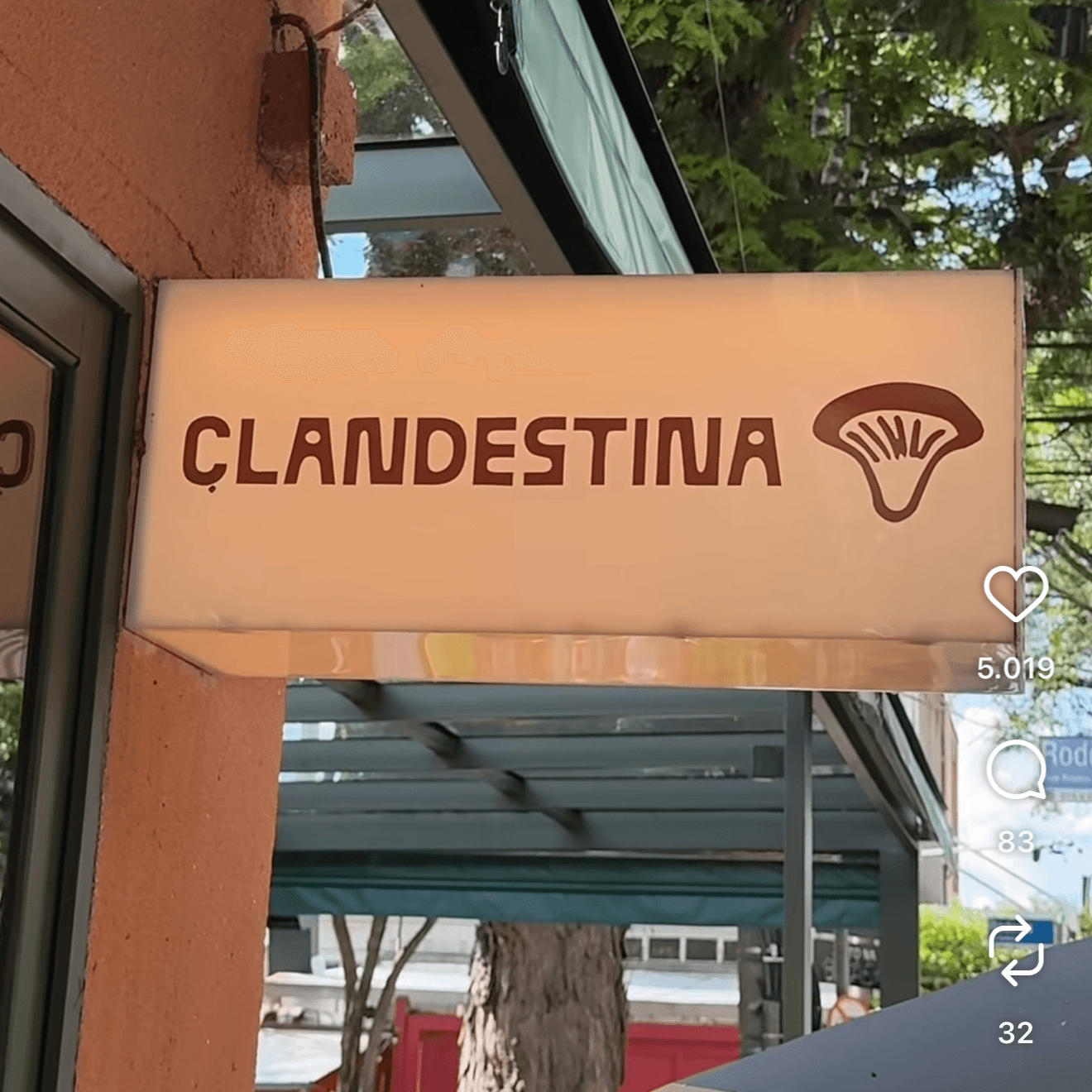 Clandestina, image 1 of 1