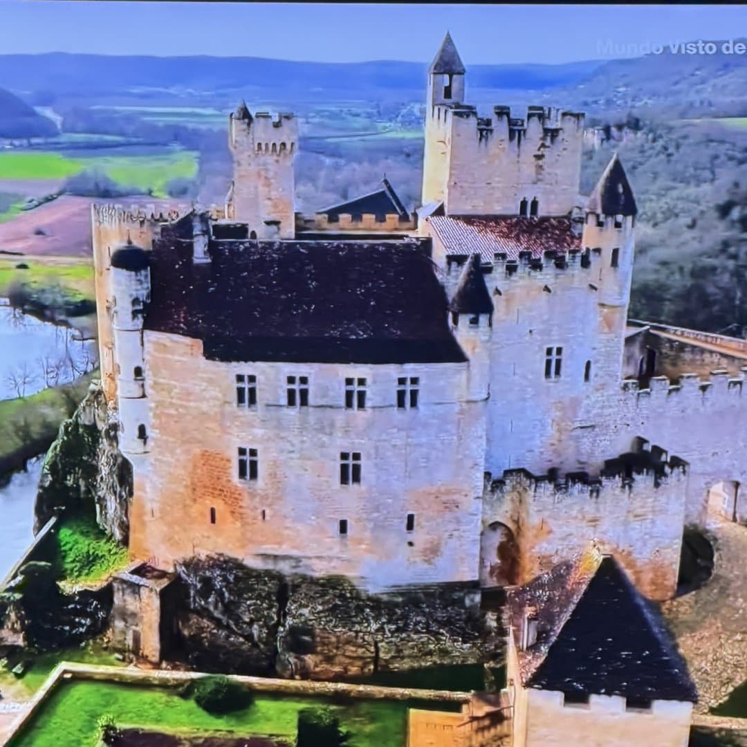 Beynac, image 1 of 1