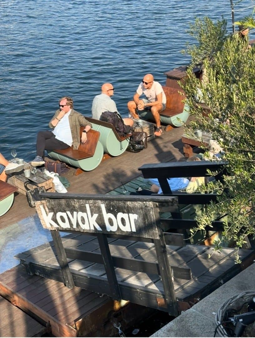 Kayak Bar, image 1 of 1