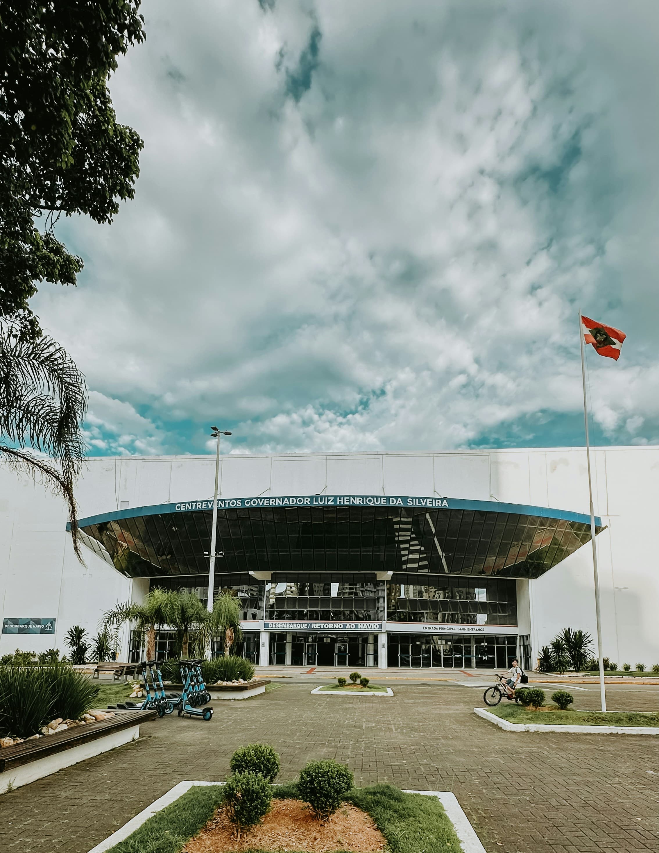 Jeunesse Arena, image 1 of 1