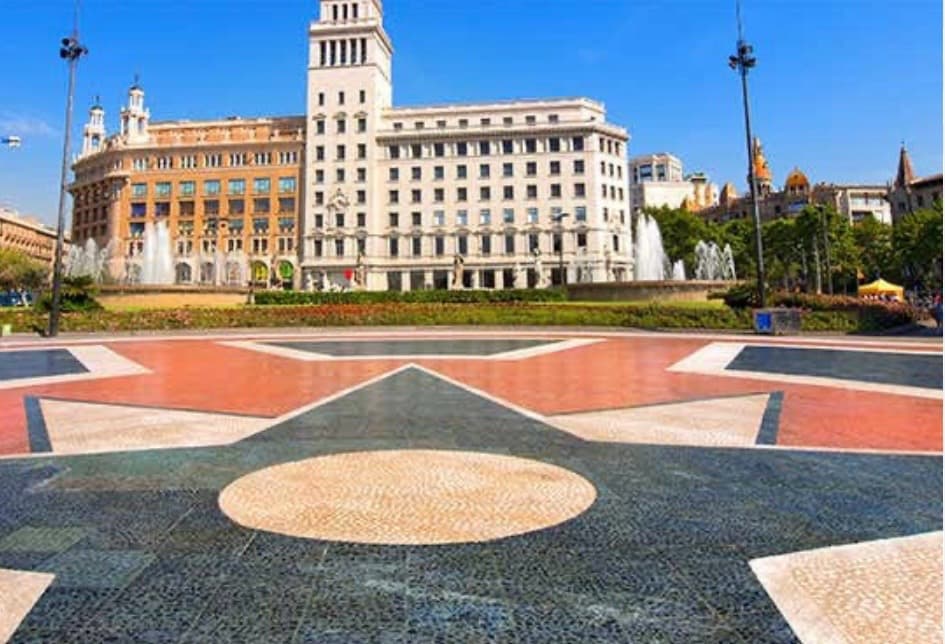 Plaça de Catalunya, image 1 of 1