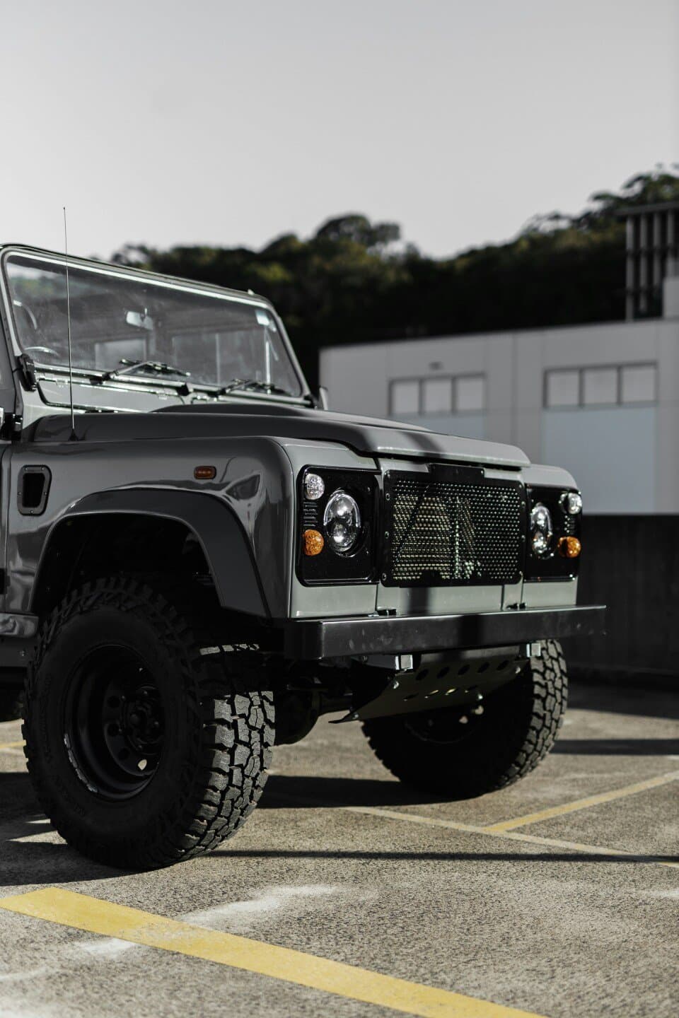 Land Rover Defender, image 1 of 1