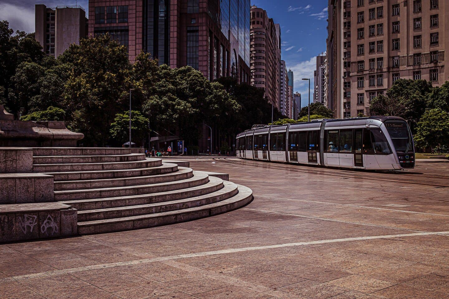 O ciclo recente de investimentos em transporte urbano e o desafio da urbanização desigual: o caso da Região Metropolitana do Rio de Janeiro, image 1 of 1