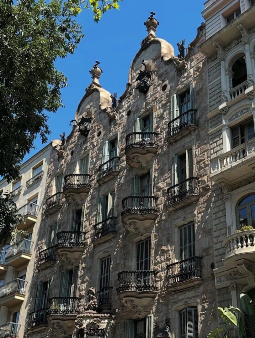 Casa Calvet, image 1 of 1