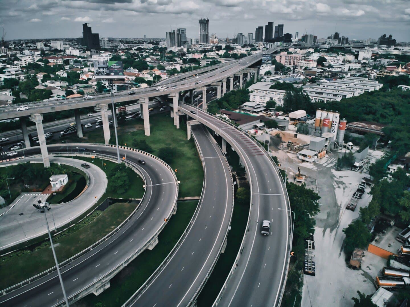 On the Road: The Automobile and the Spatial Structure of American Cities, image 1 of 1