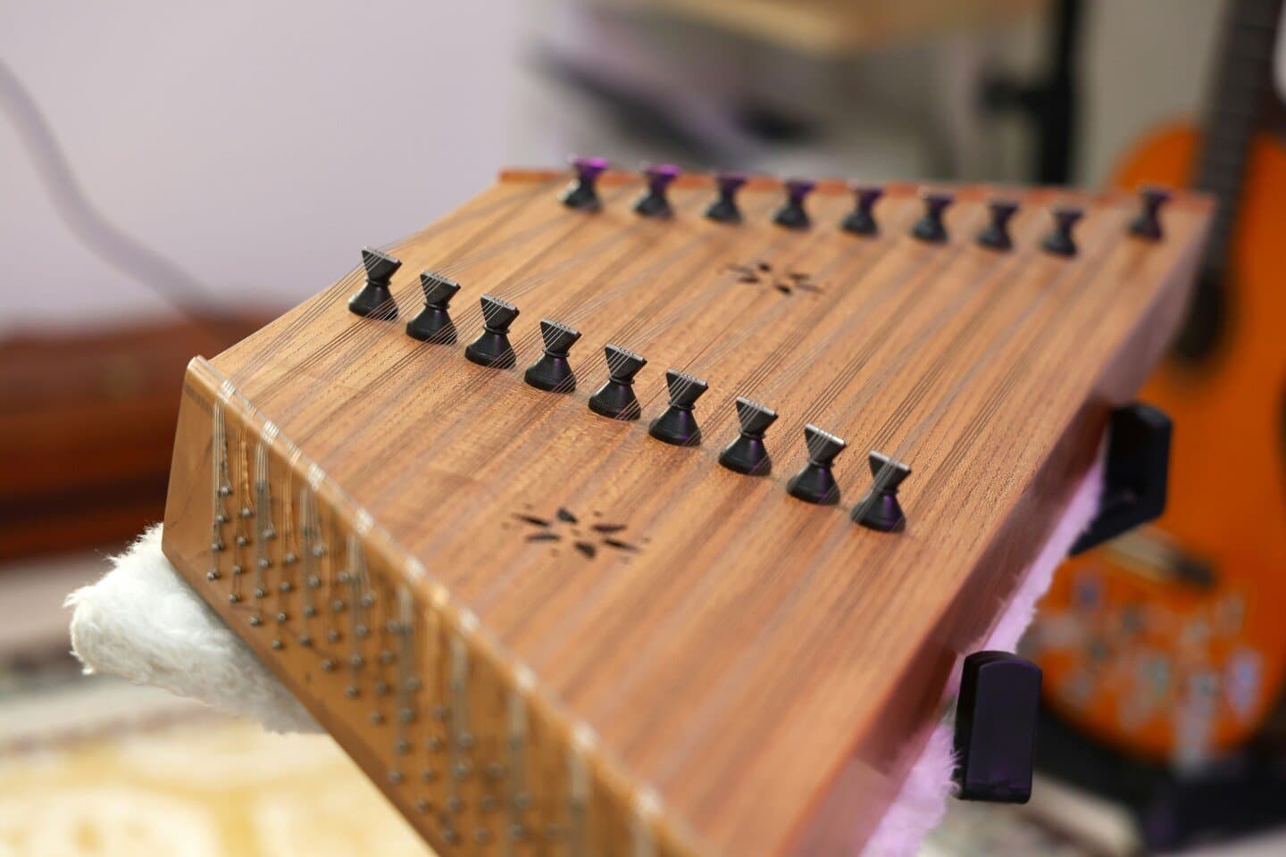 Dulcimer, image 1 of 1