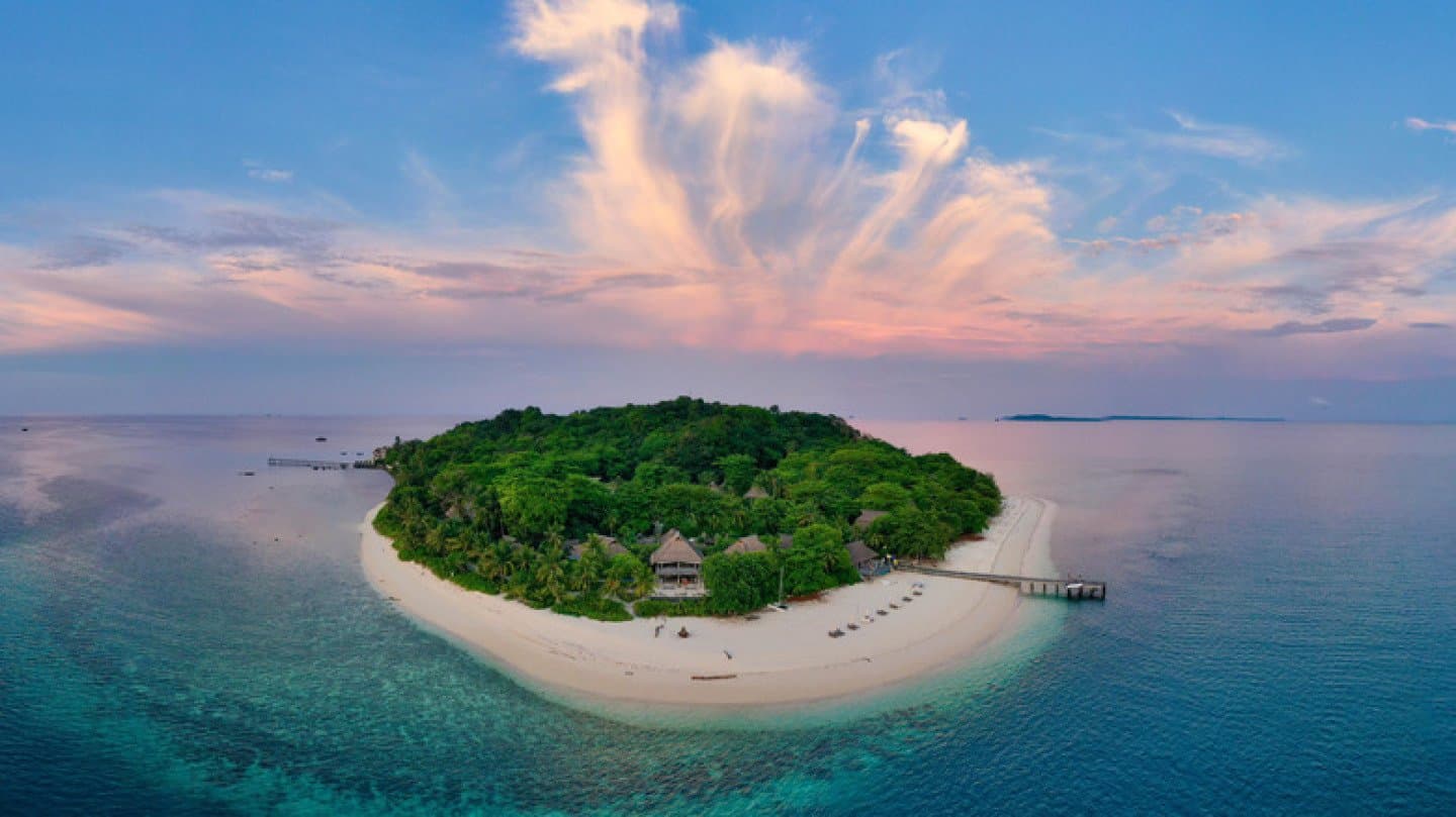Nikoi Island, image 1 of 1
