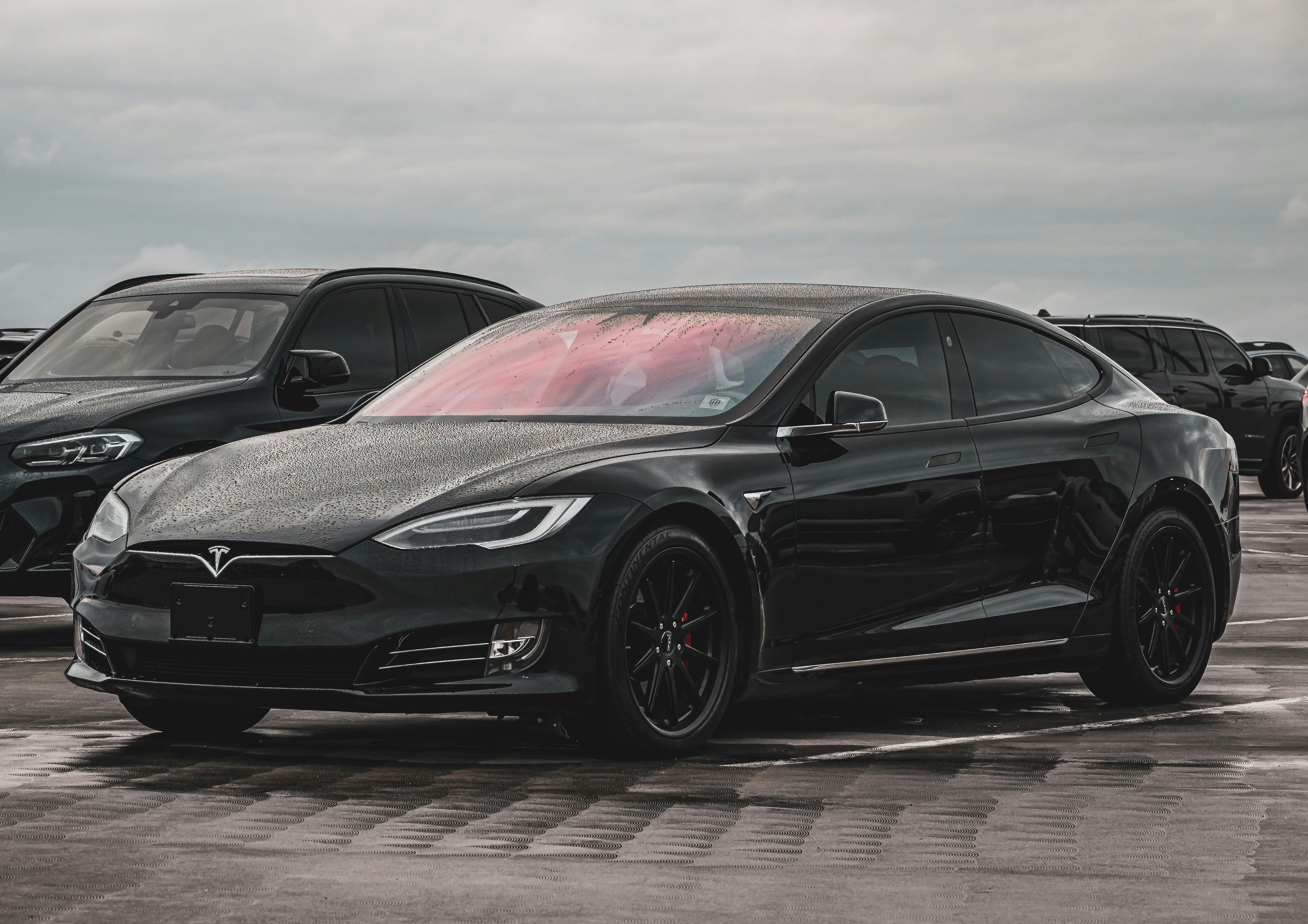 Tesla, image 1 of 1
