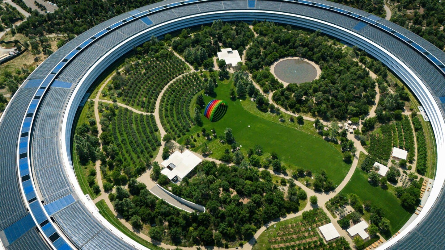 Apple, image 1 of 1