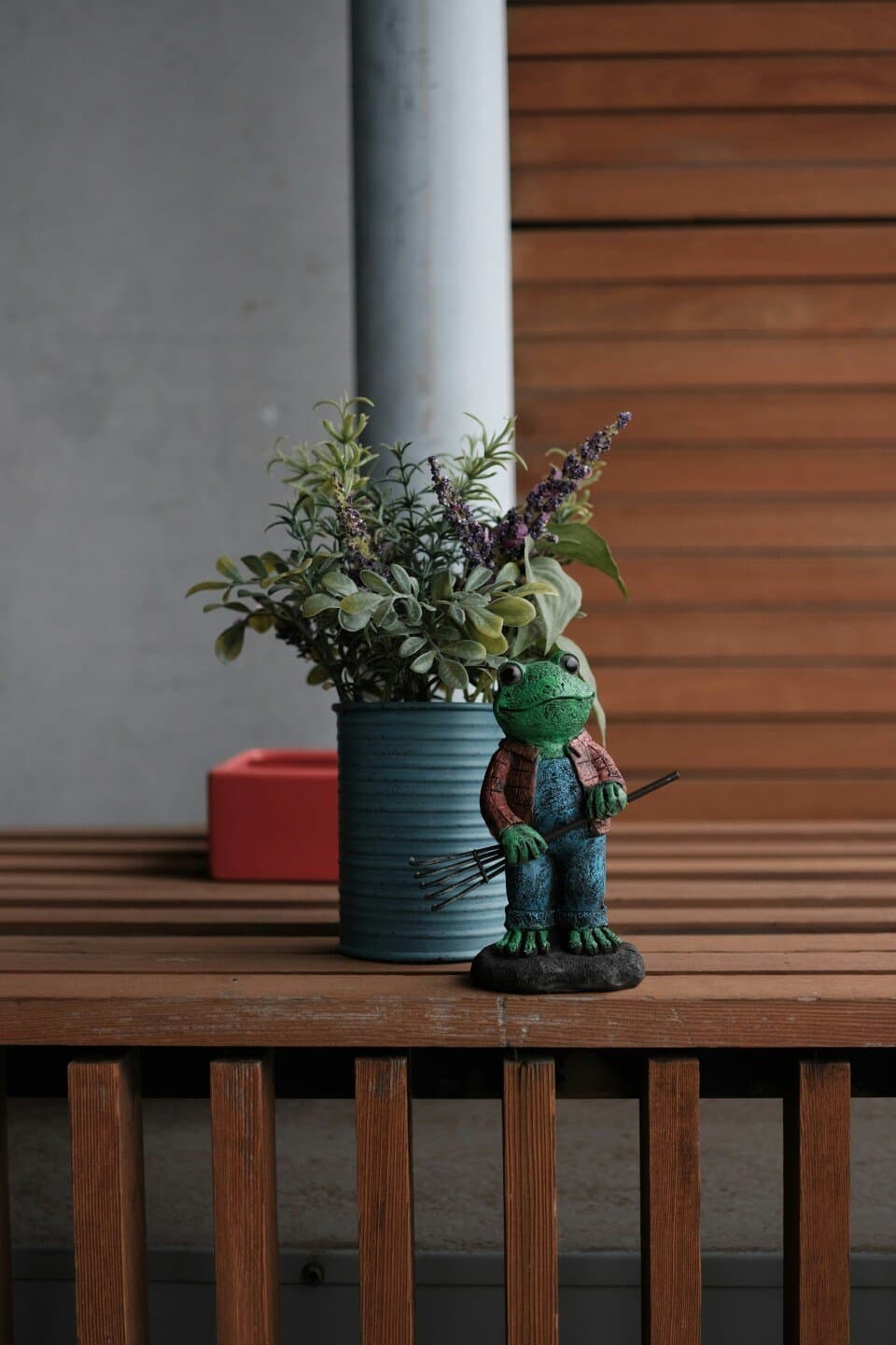 Figurine Macca the Gator, image 1 of 1