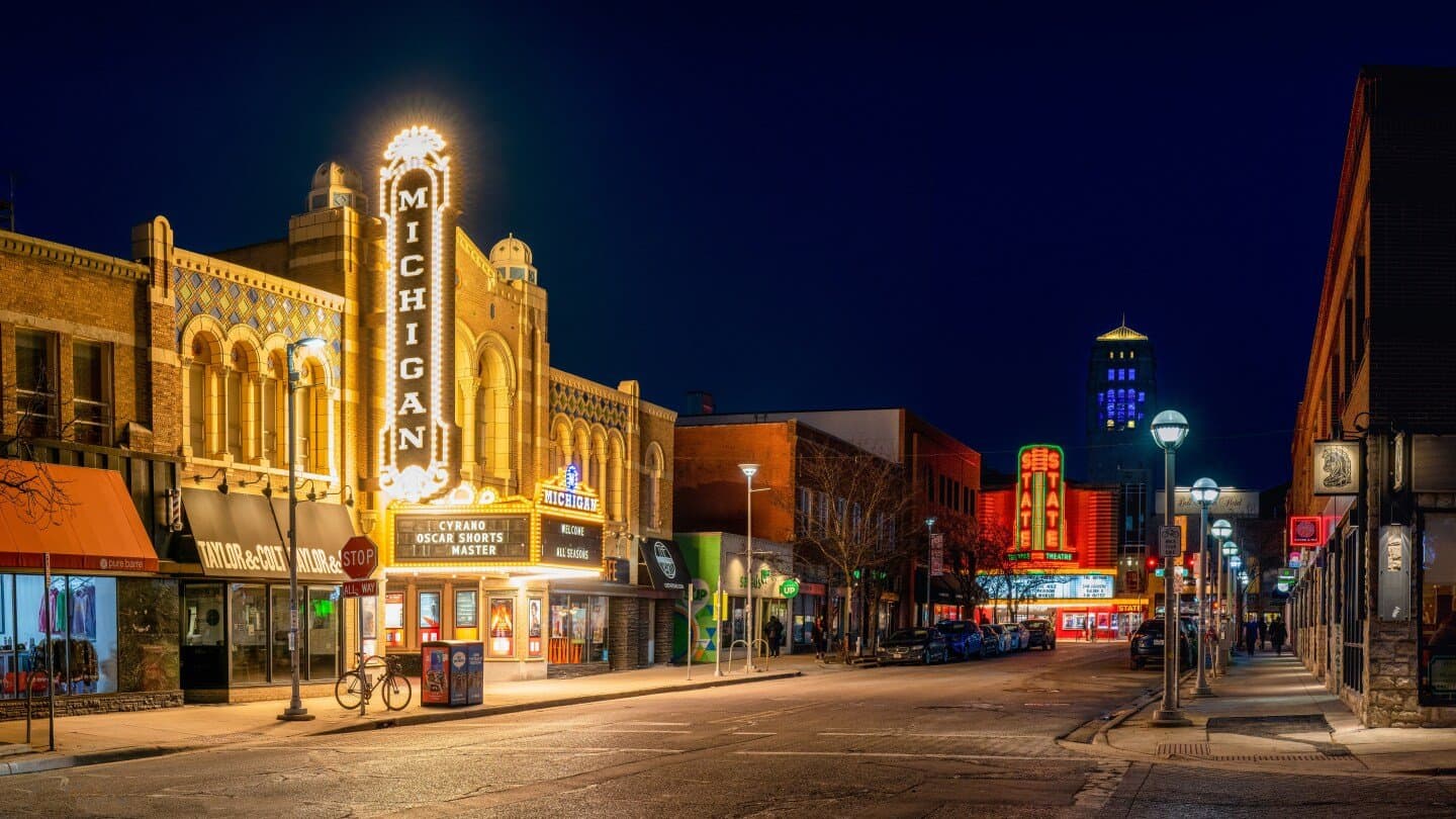 Cinemark Downtown, image 1 of 1