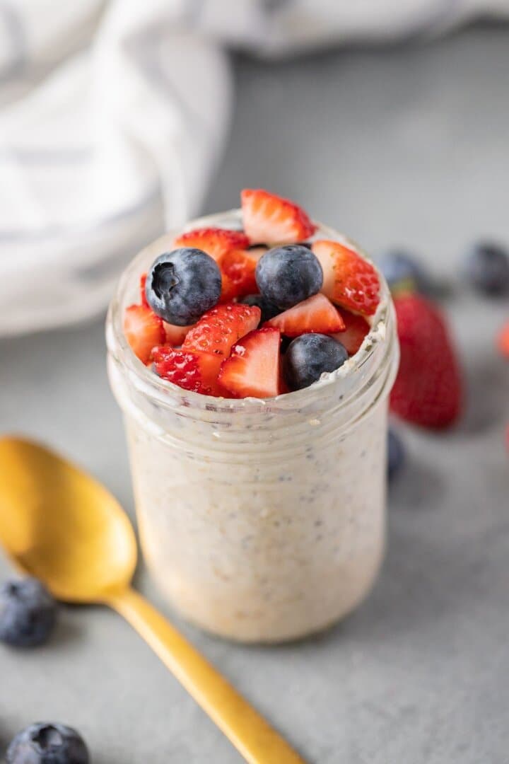 Overnight Oats with Berries, image 1 of 1