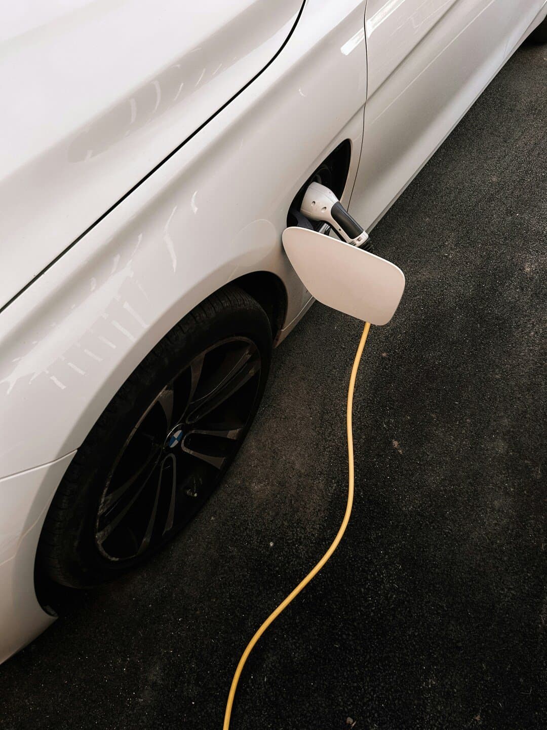 Regenerative Braking Control Algorithms for Electric Vehicles, image 1 of 1