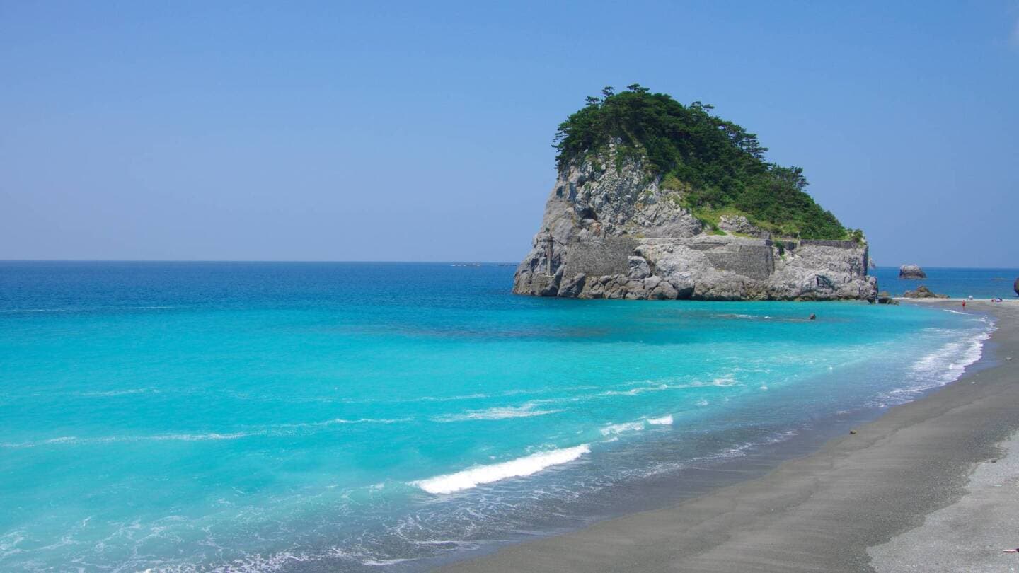 Nii-jima, image 1 of 1