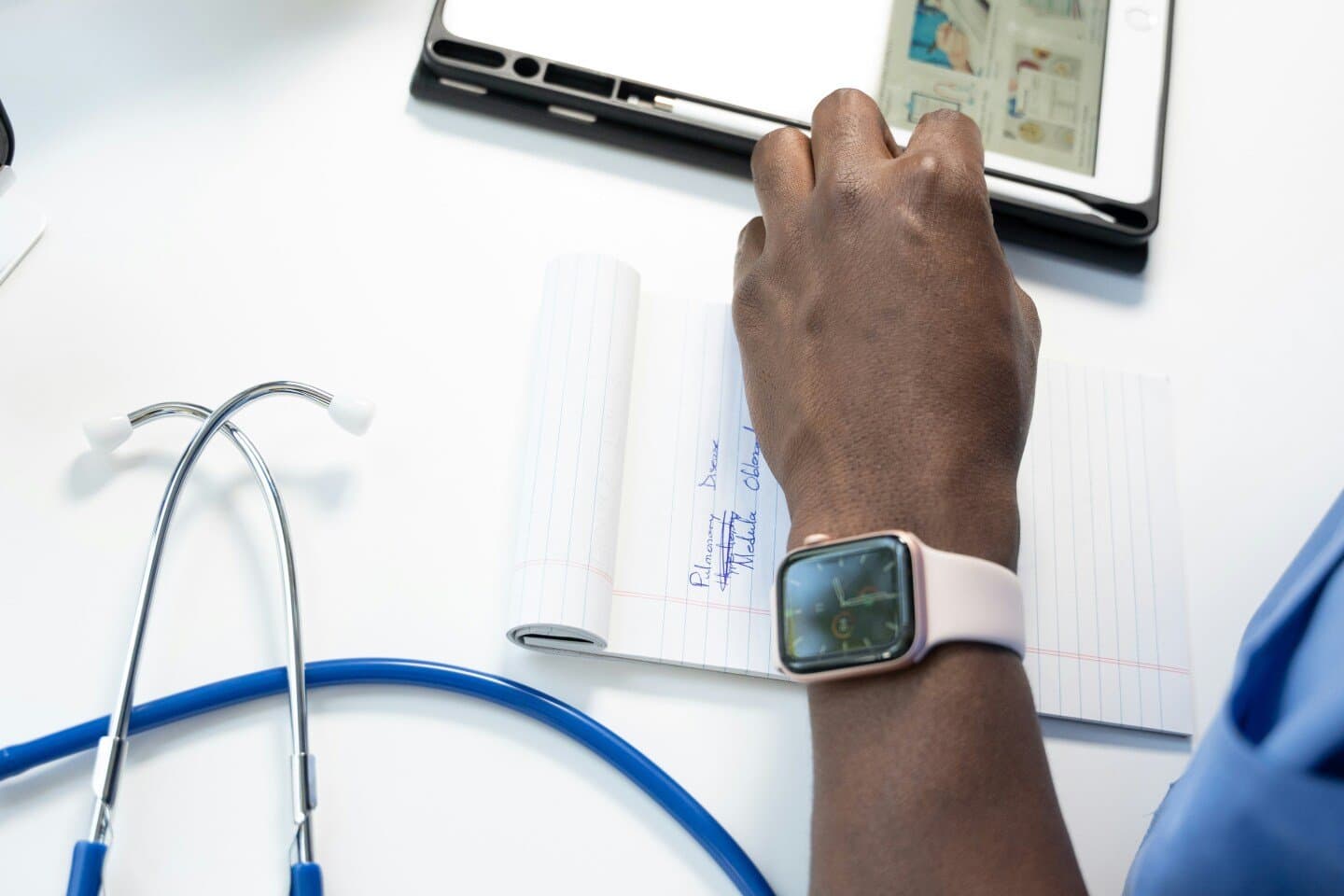 Electronic health records and the quality of primary care: a longitudinal analysis, image 1 of 1