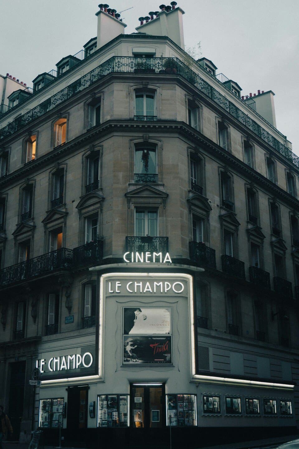 Le Grand Action, image 1 of 1