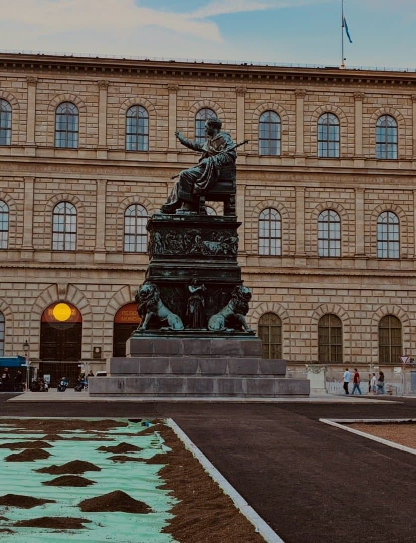 Residenz, image 1 of 1