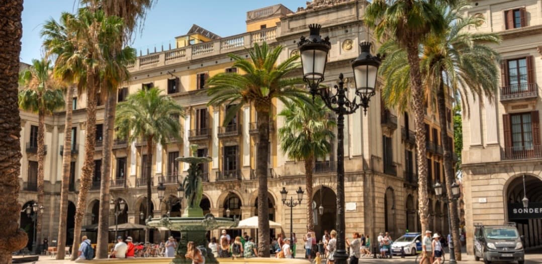 Plaça Reial, image 1 of 1