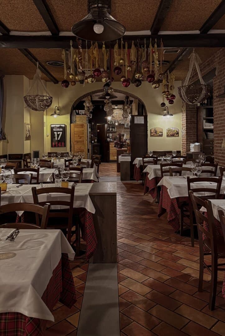 La Vecchia Lira, image 1 of 1