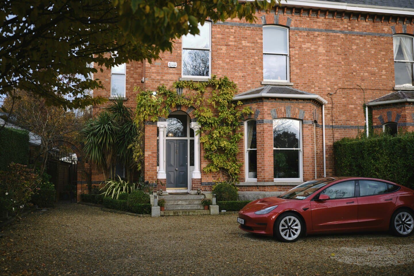 Tesla Centre London Park Royal, image 1 of 1