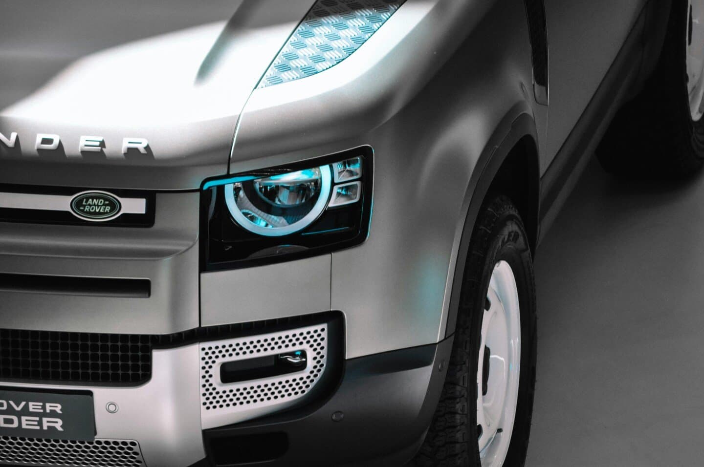 Land Rover Defender, image 1 of 1