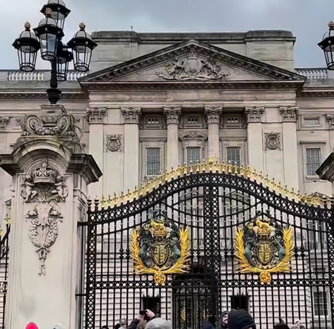 Palácio de Buckingham, image 1 of 1