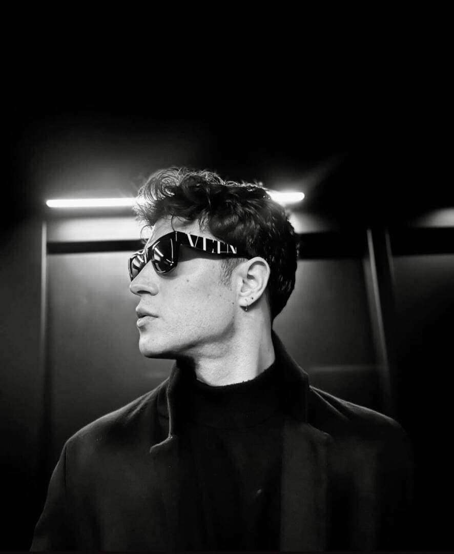 Valentino, image 1 of 1