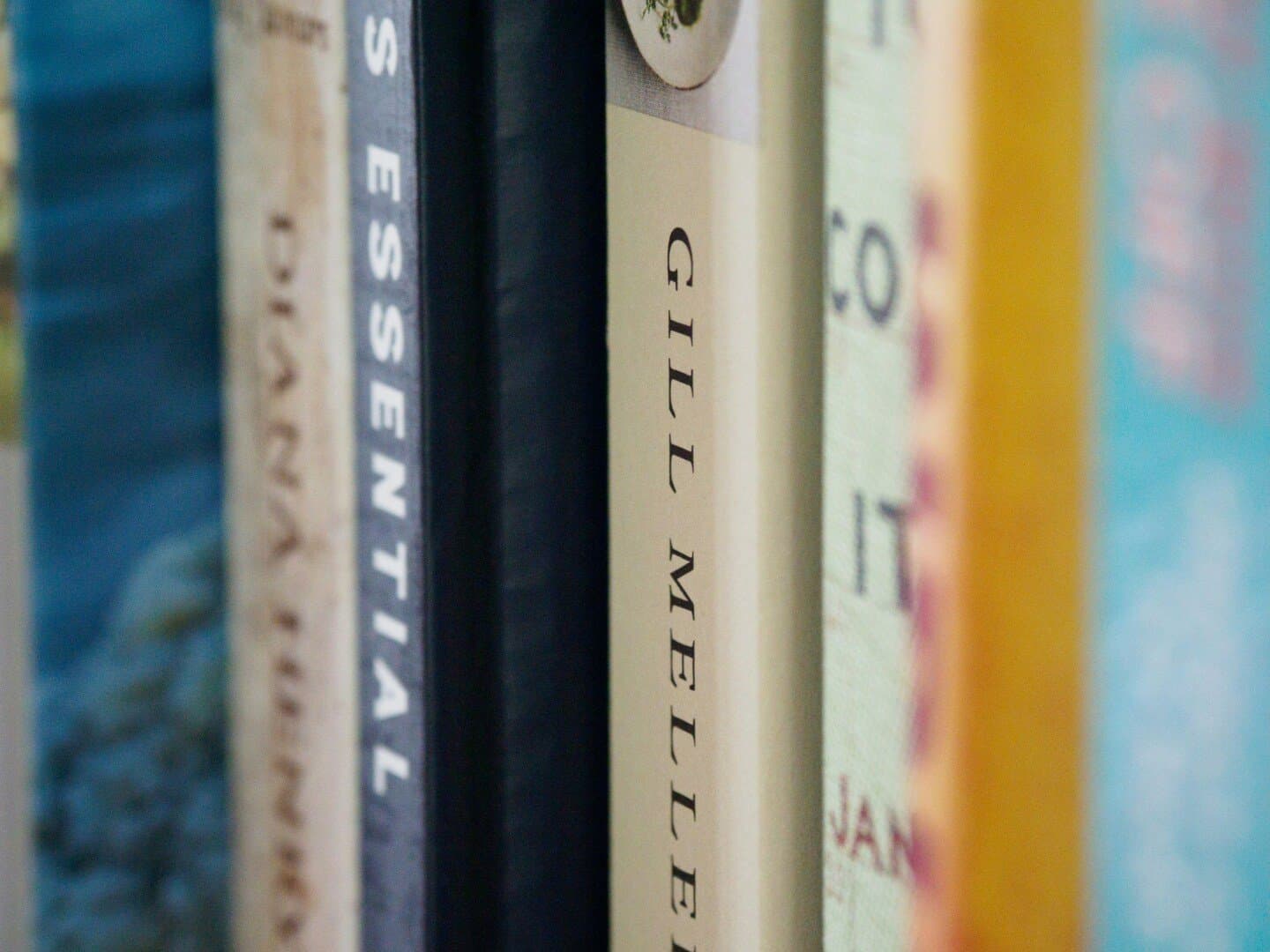 Mil Mundos Books, image 1 of 1