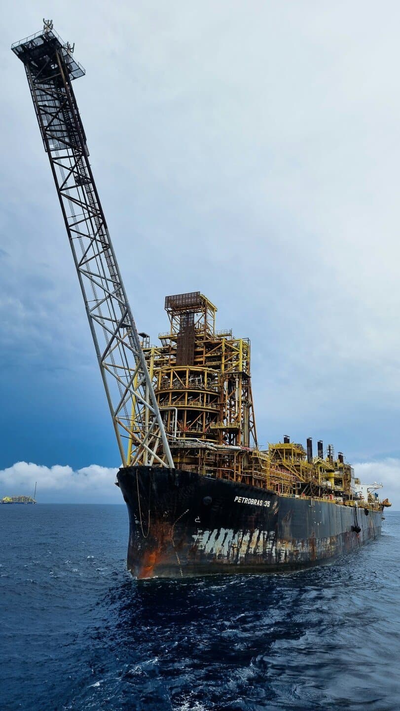 P PETR4 – Petrobras, image 1 of 1
