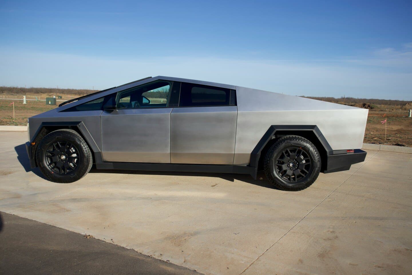 Cybertruck, image 1 of 1