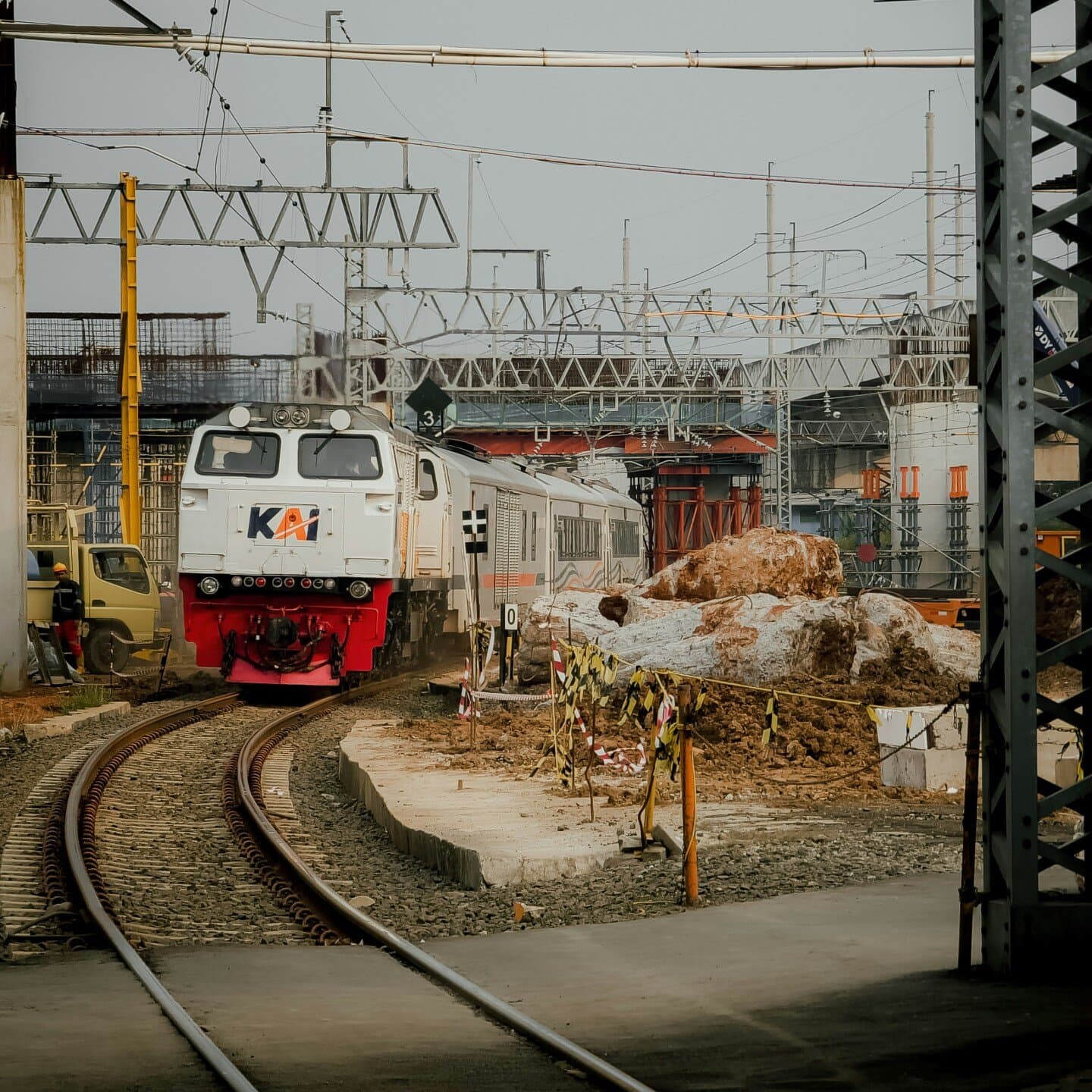 Kneecap at Depot, image 1 of 1