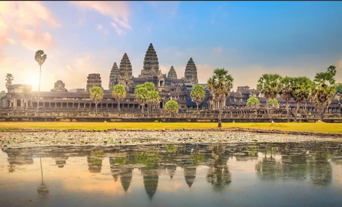 Angkor Wat, image 1 of 1
