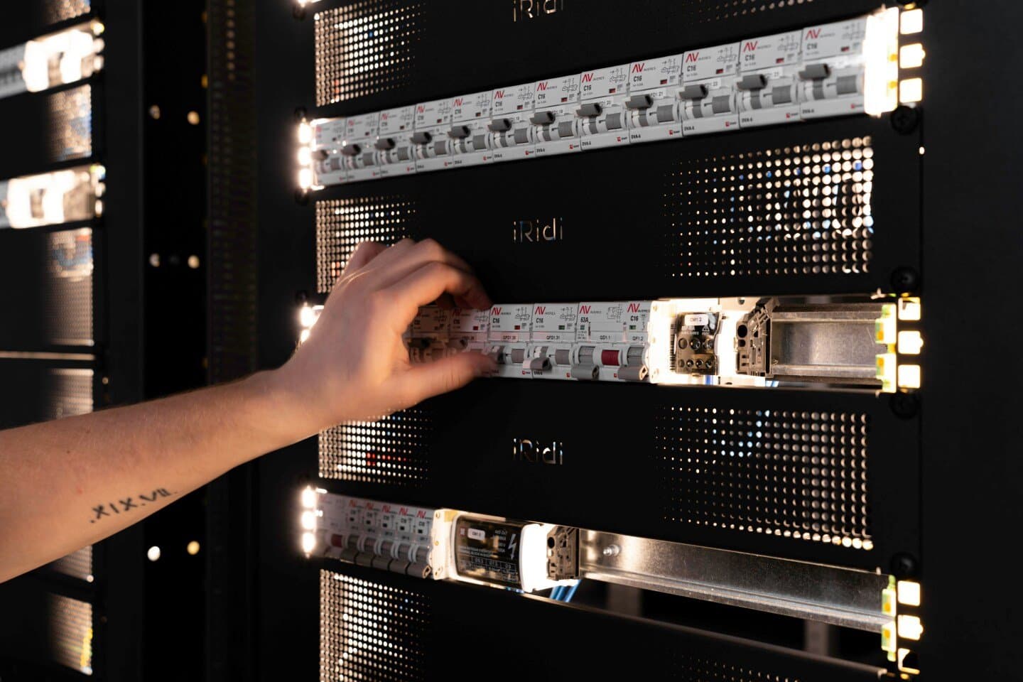 MapReduce: Simplified Data Processing on Large Clusters, image 1 of 1