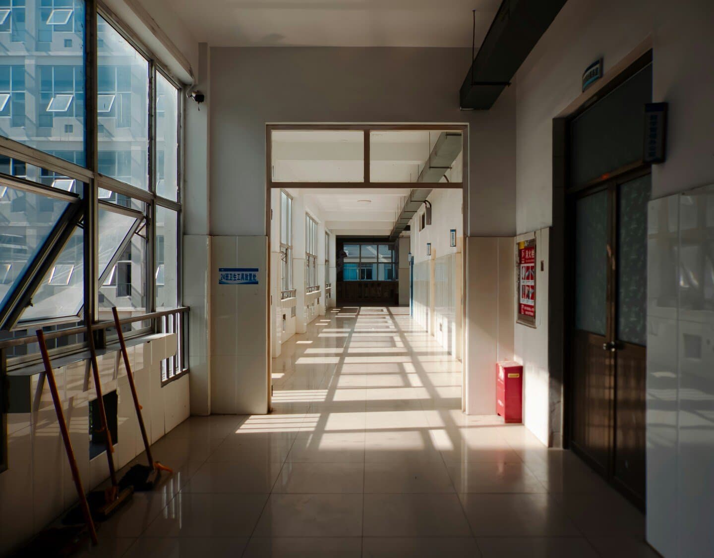 Nurses' Alarm Fatigue and Moral Distress During the COVID-19 Crisis, image 1 of 1