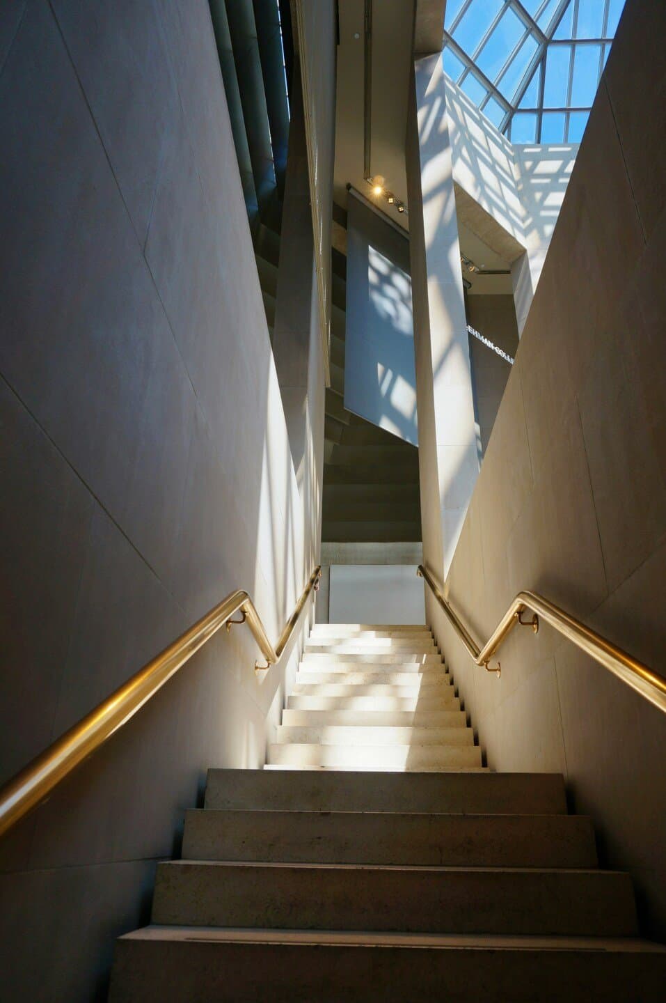Gossip Girl (The Met steps), image 1 of 1