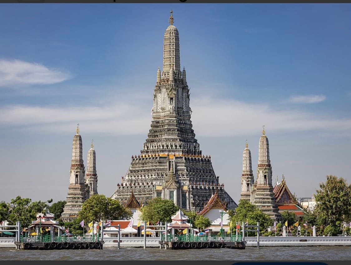 Wat Arun, image 1 of 1