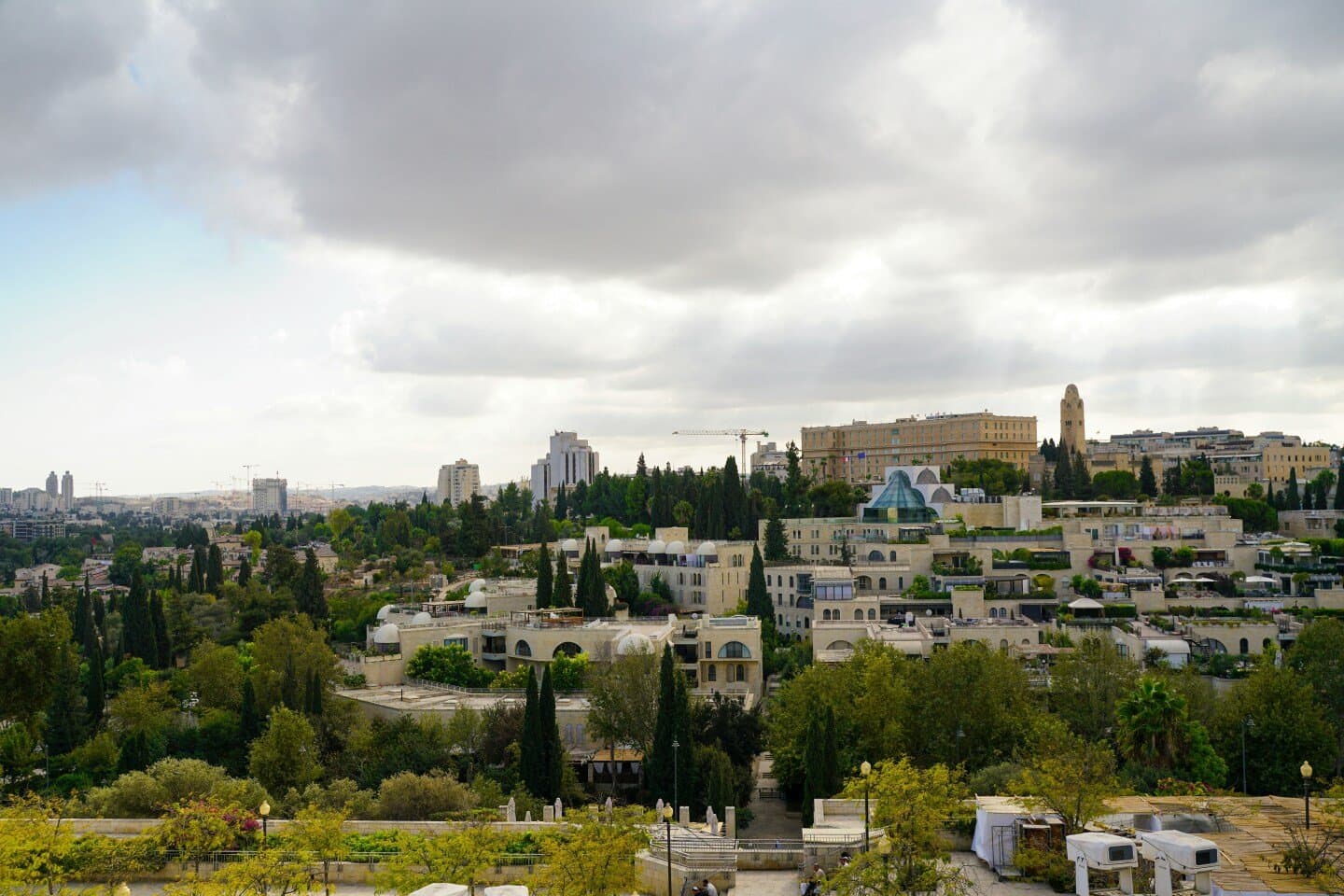 שלוש, image 1 of 1