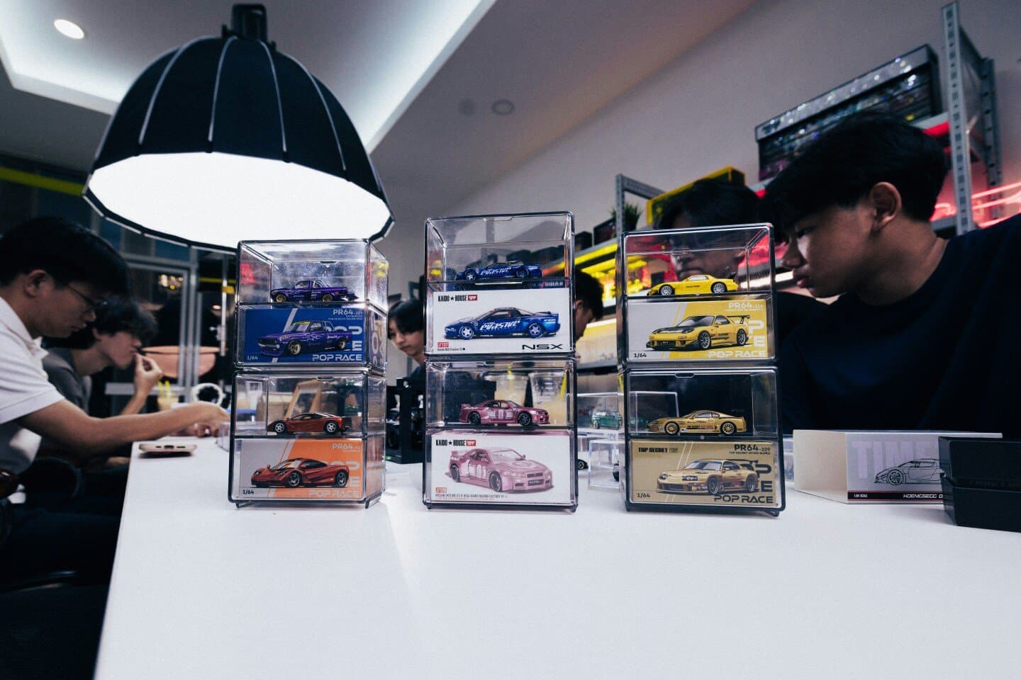 Hot & Customs, image 1 of 1