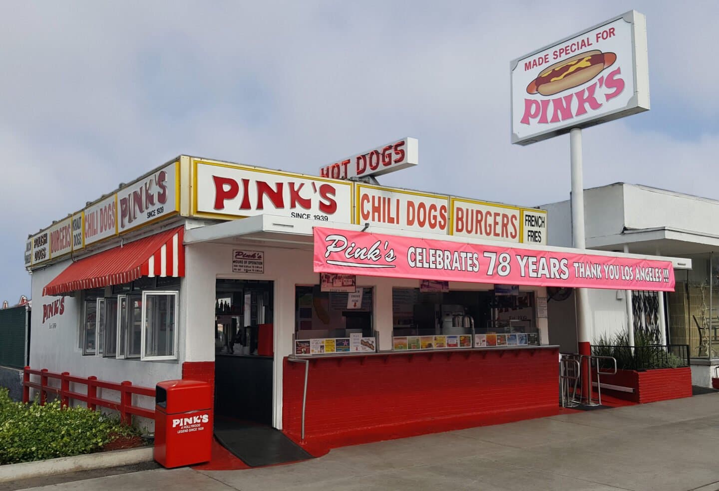 Pink’s Hot Dogs, image 1 of 1