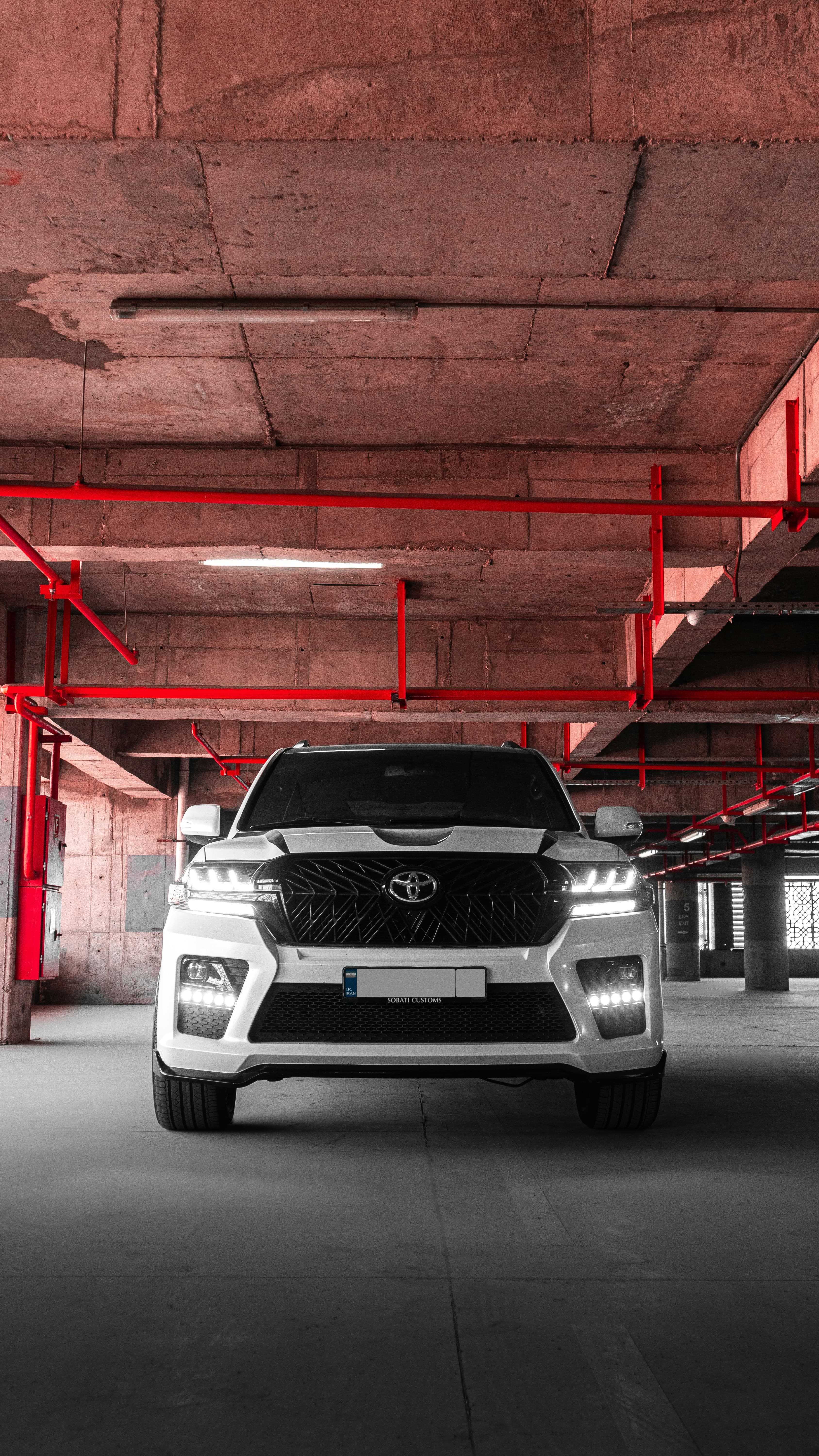 Toyota Land Cruiser, image 1 of 1